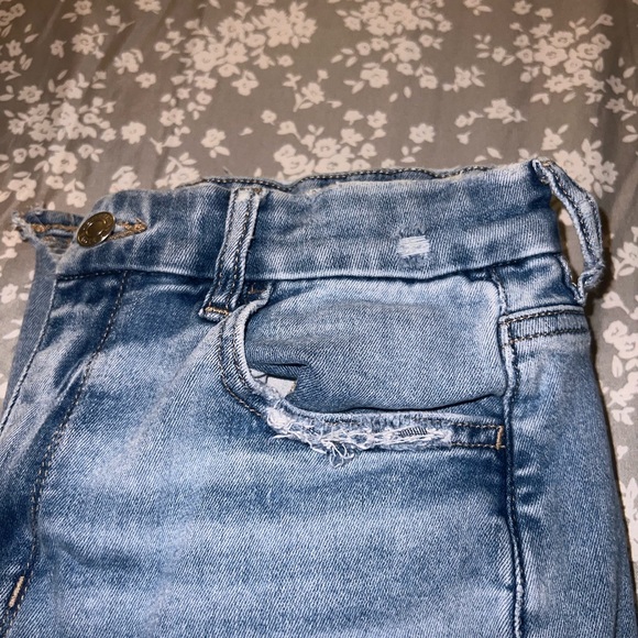 American Eagle Ripped Jeans - Picture 5 of 8